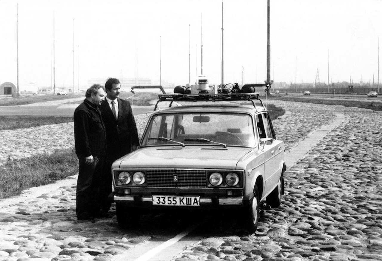 «Шестерка»? Она! Беспилотный опытный образец 1983 года, разработанный Грузинской Академией механики машин. В серию, ясное дело, не пошел.