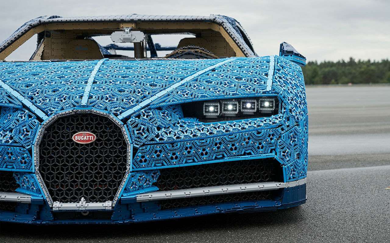 Bugatti Chiron из Lego — успейте посмотреть в Парке Горького