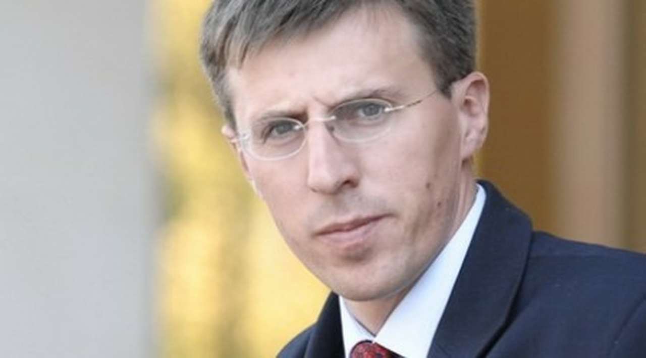 Мэр Кишинева лихачил на снегоуборочной машине