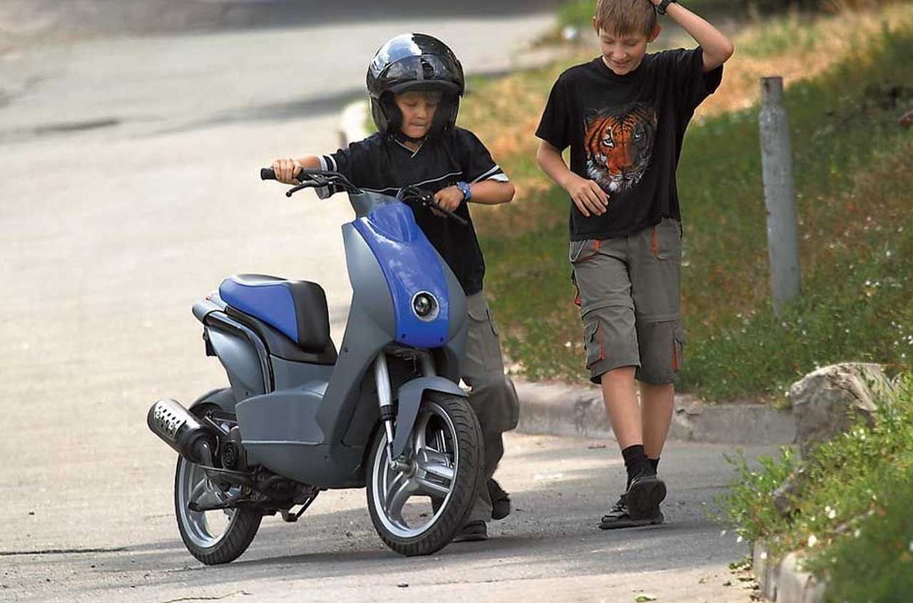 Подписан закон о новой категории «М» и сдаче на права на автомобиле с АКП