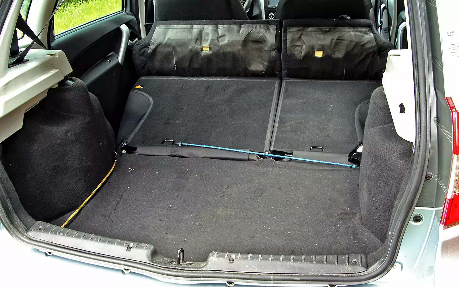 Как раскладываются задние сиденья на ваз 2112 - фото