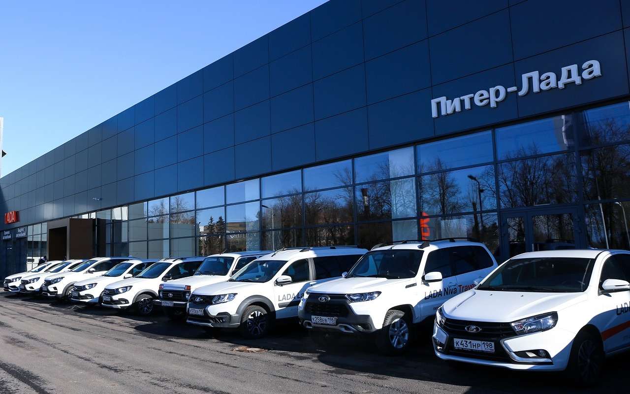 Самая скромная доплата (и самый скромный набор) будет у внедорожника Niva Legend - 8 тысяч рублей. Максимальный пакет «допов» - у Весты, за 30 тысяч рублей