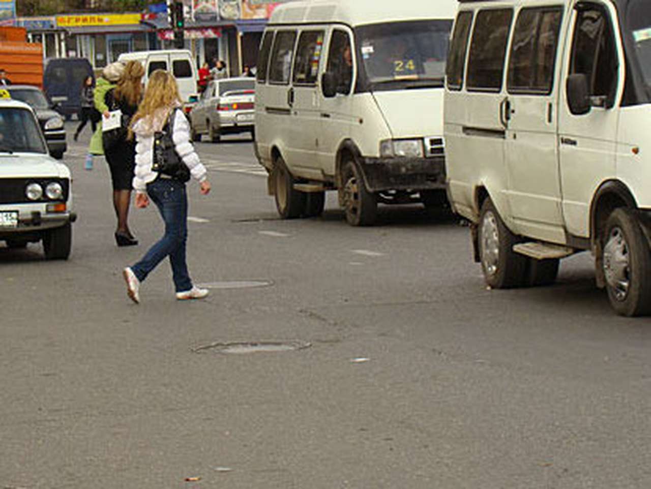 Пешеходы в два раза чаще, чем водители, нарушают ПДД