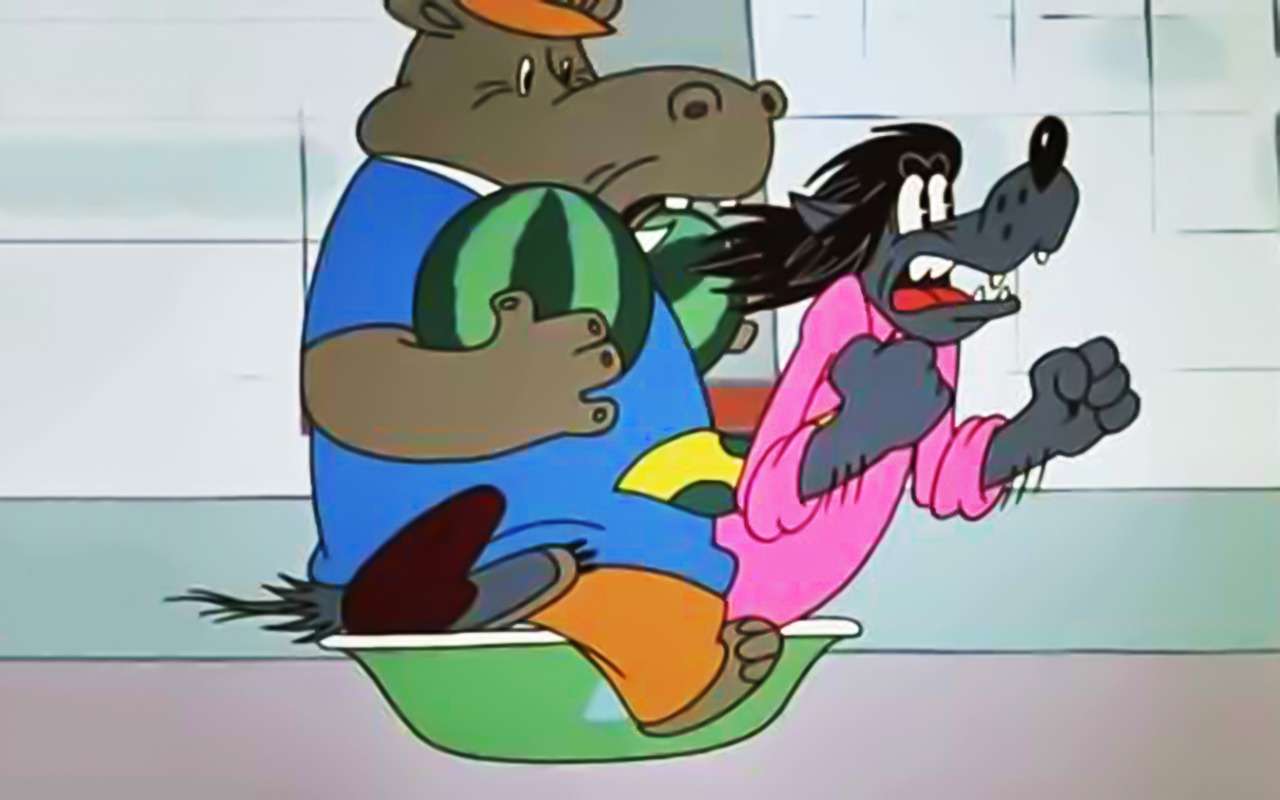 Болельщики отметили победу сборной России ездой на тазу