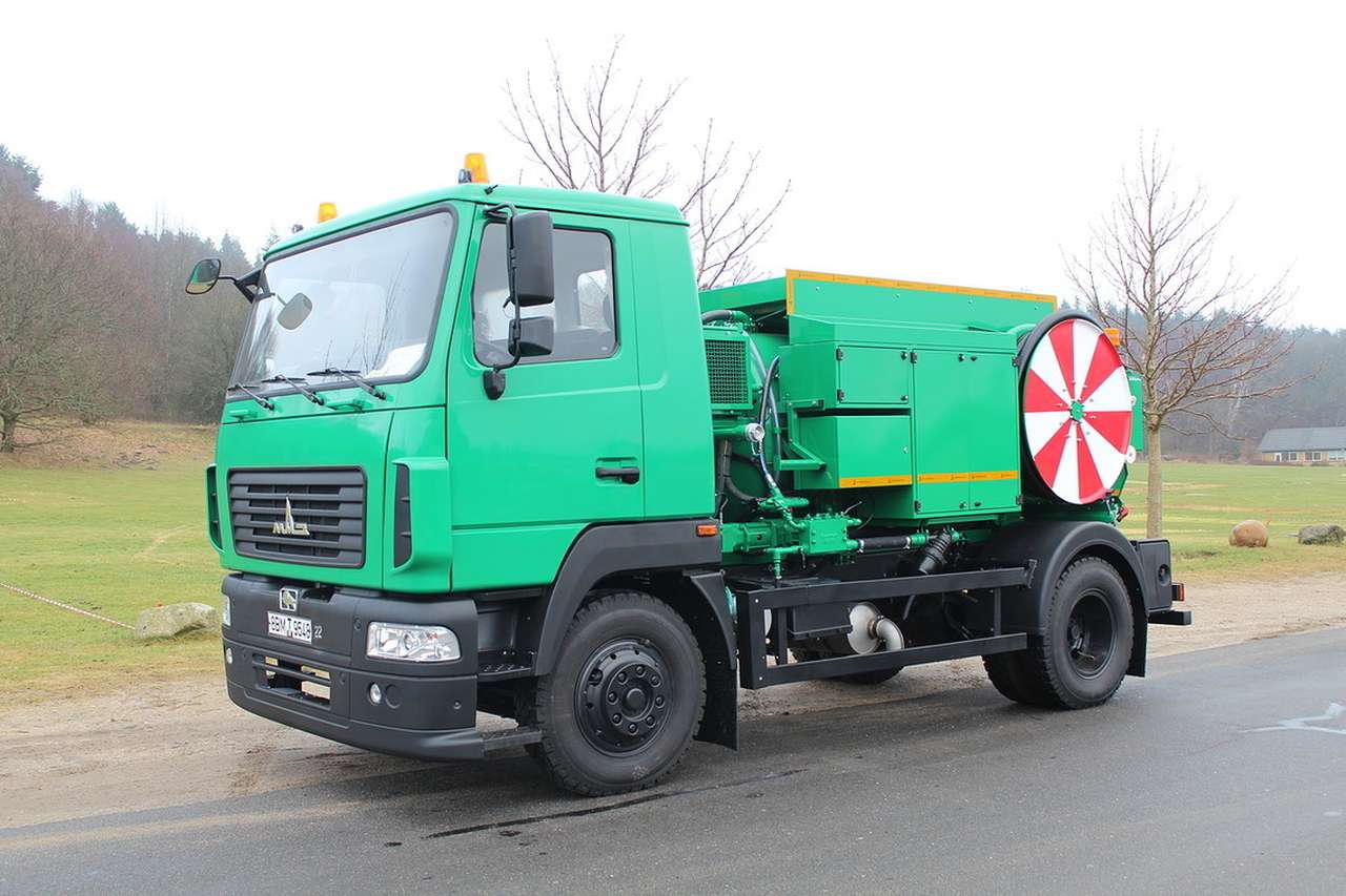 МАЗ создал автомобиль-чистильщик для борьбы с потопами