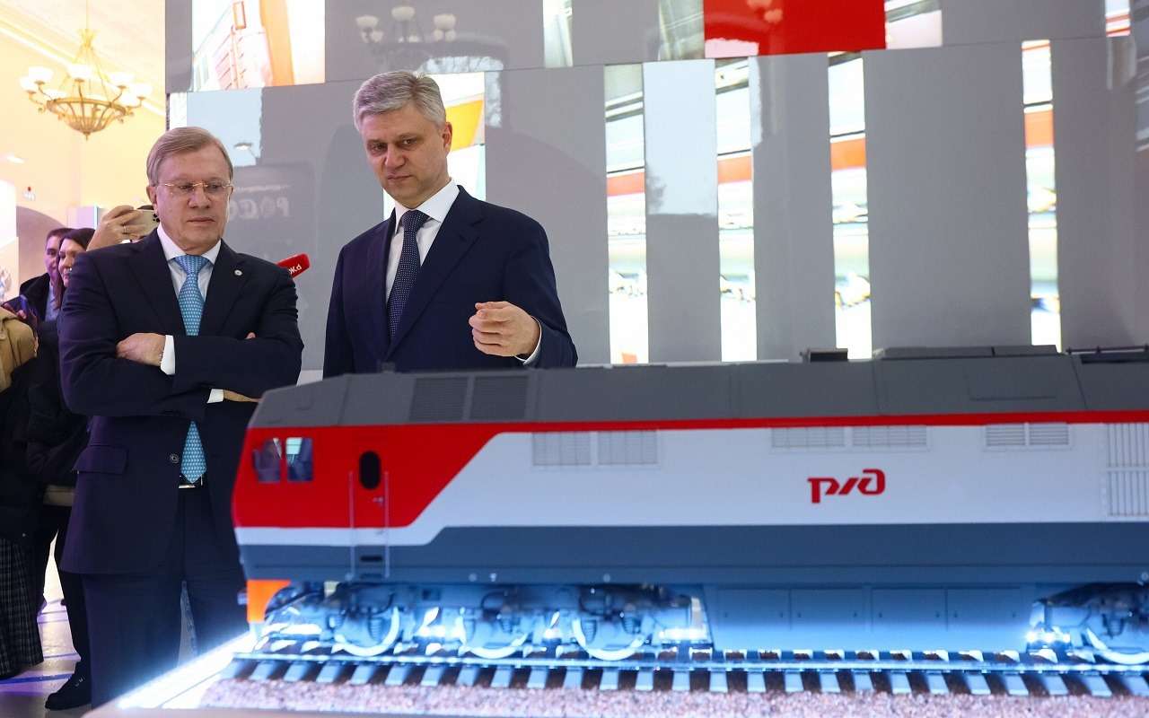 РЖД обновит подвижной состав, включая локомотивы и пассажирские вагоны