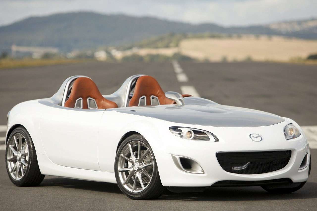 Следующая Mazda MX-5 будет чуть тяжелее пушинки