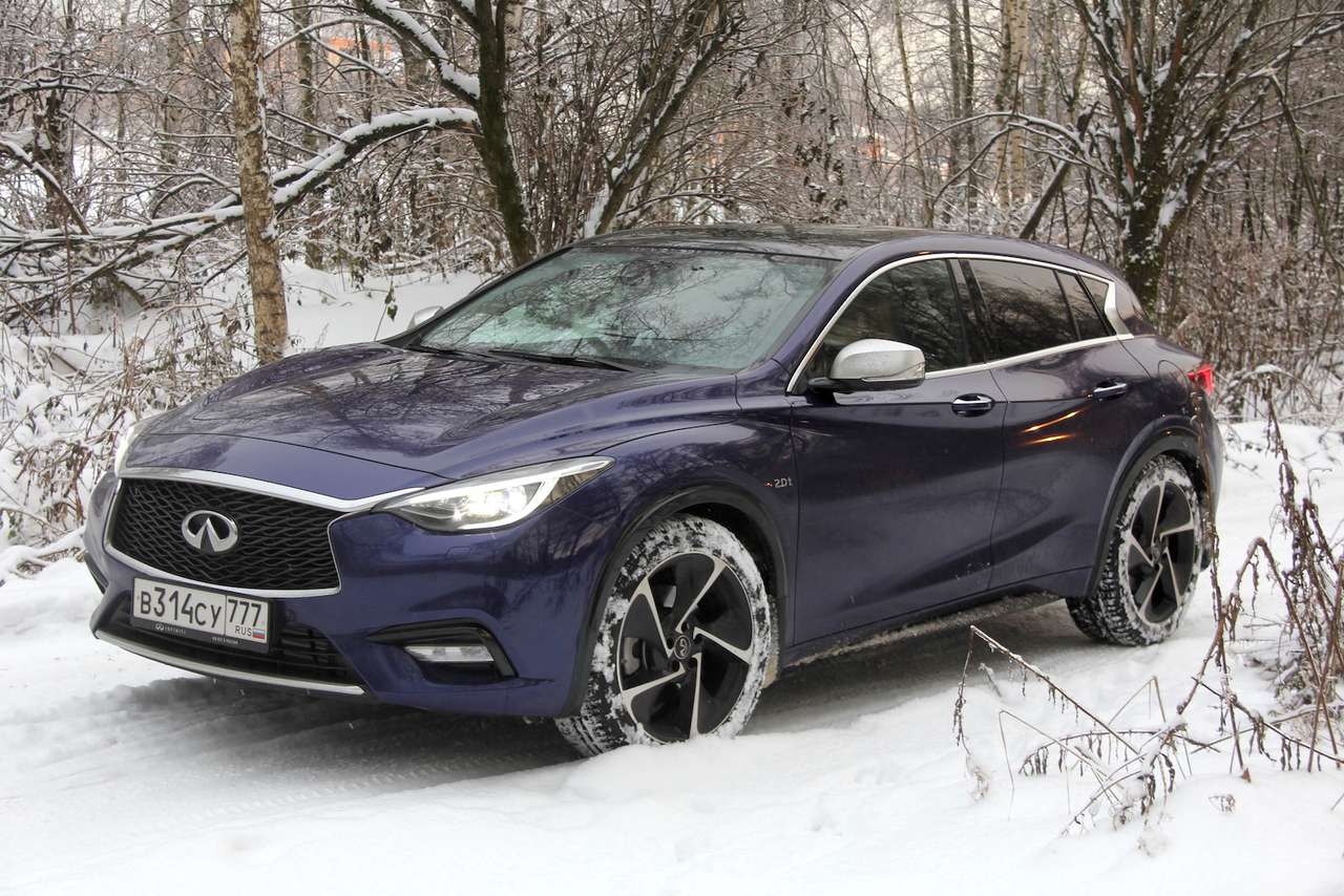 Infiniti Q30: гламур на снегу