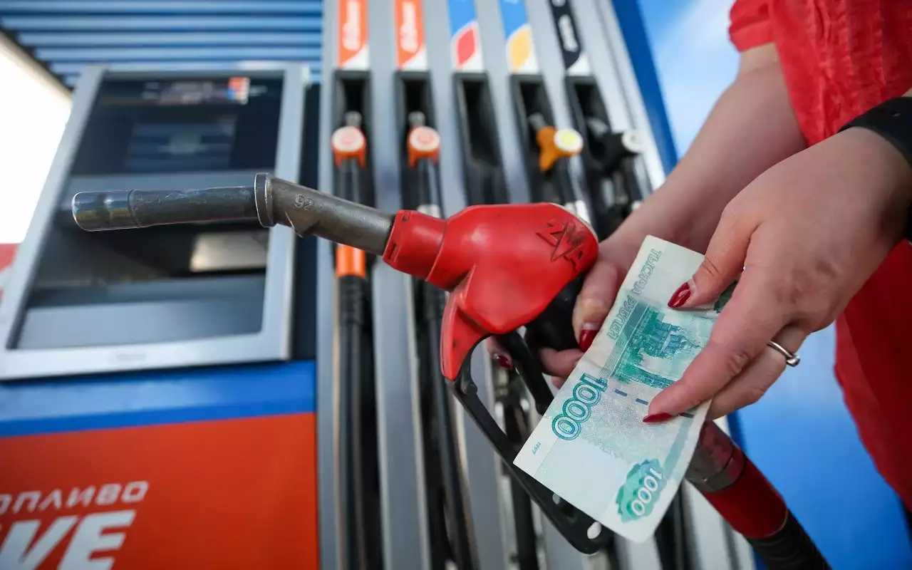Почему ДТ дороже бензина, хотя сделать его проще?