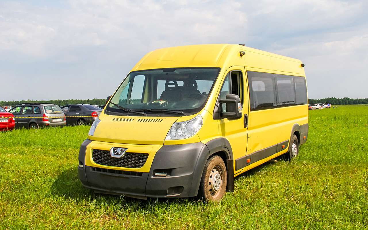 До конечной не доехали: пассажиров высадили, маршрутку арестовали