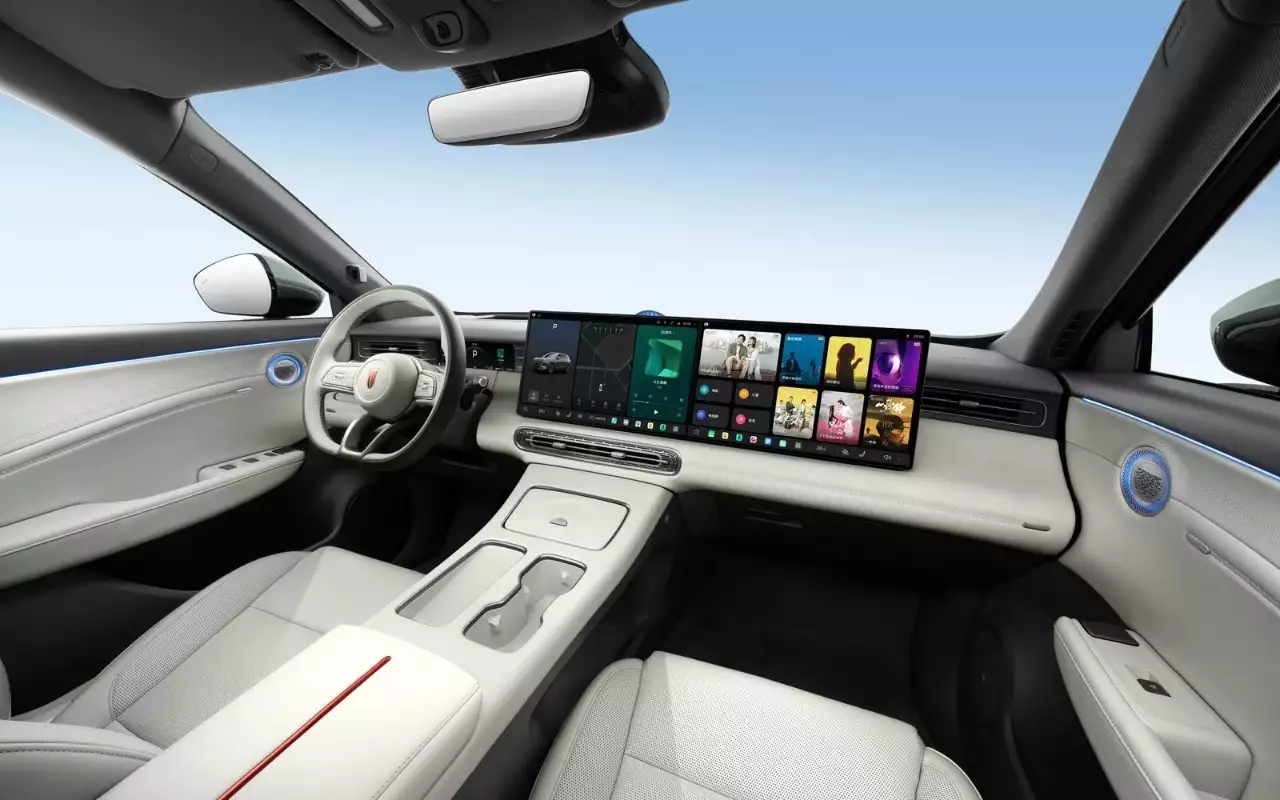 Интерьер Hongqi HS6