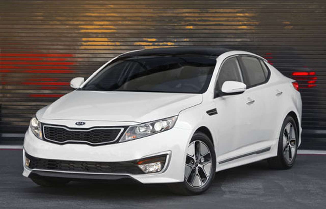 Kia представит на Евро-2012 Cadenza и Optima Hybrid
