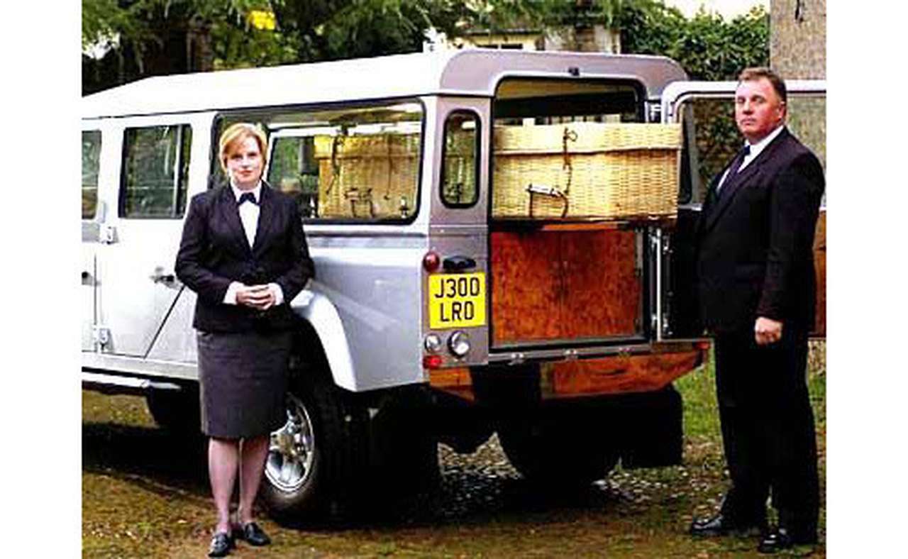 В последний путь можно отправиться на Land Rover