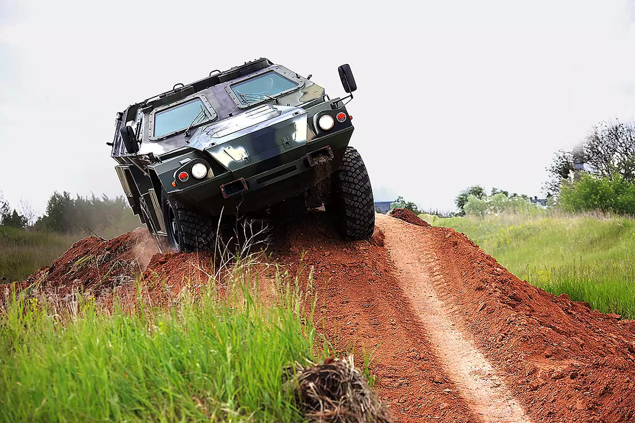 Китайские автомобили для России, камазовская бронетехника, новые Corolla и Cruze. Итоги недели 10-14 июня с Владимиром Соловьевым