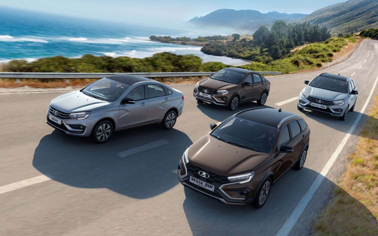 Новые Lada Vesta поехали в автосалоны