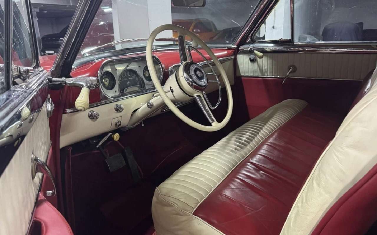 Интерьер Packard Caribbean 1954
