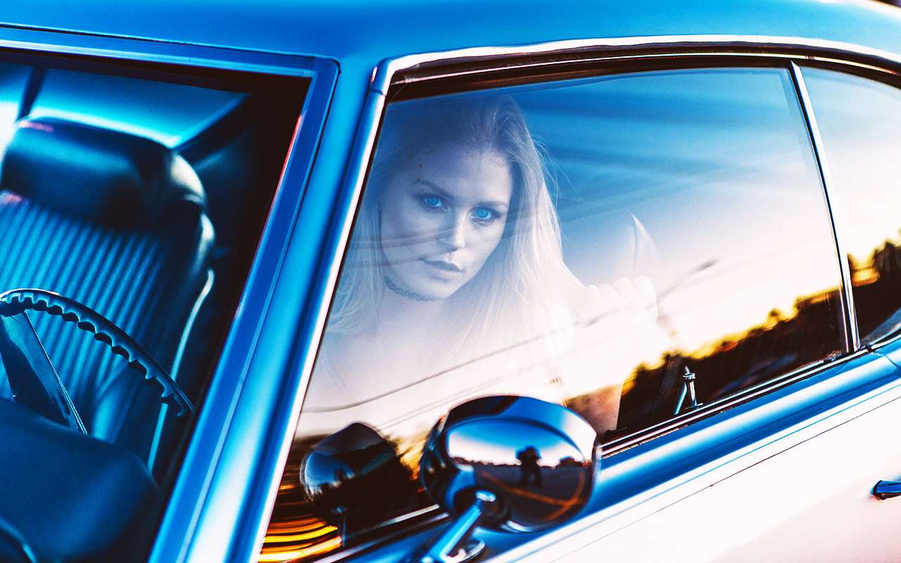 А вы знали, что женщины за рулем равны с мужчинами? Причем давно!