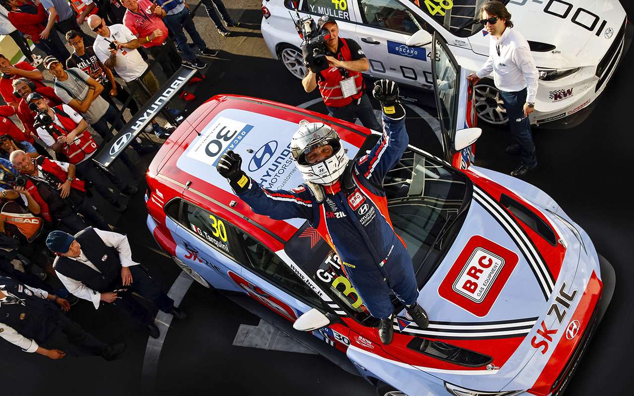 Габриэле Тарквини ушел из больших гонок полтора года назад. Казалось, что это конец карьеры. Но ветеран вернулся с итальянской командой BRC Racing, которая готовит технику и для WTCR, и для ТCR.