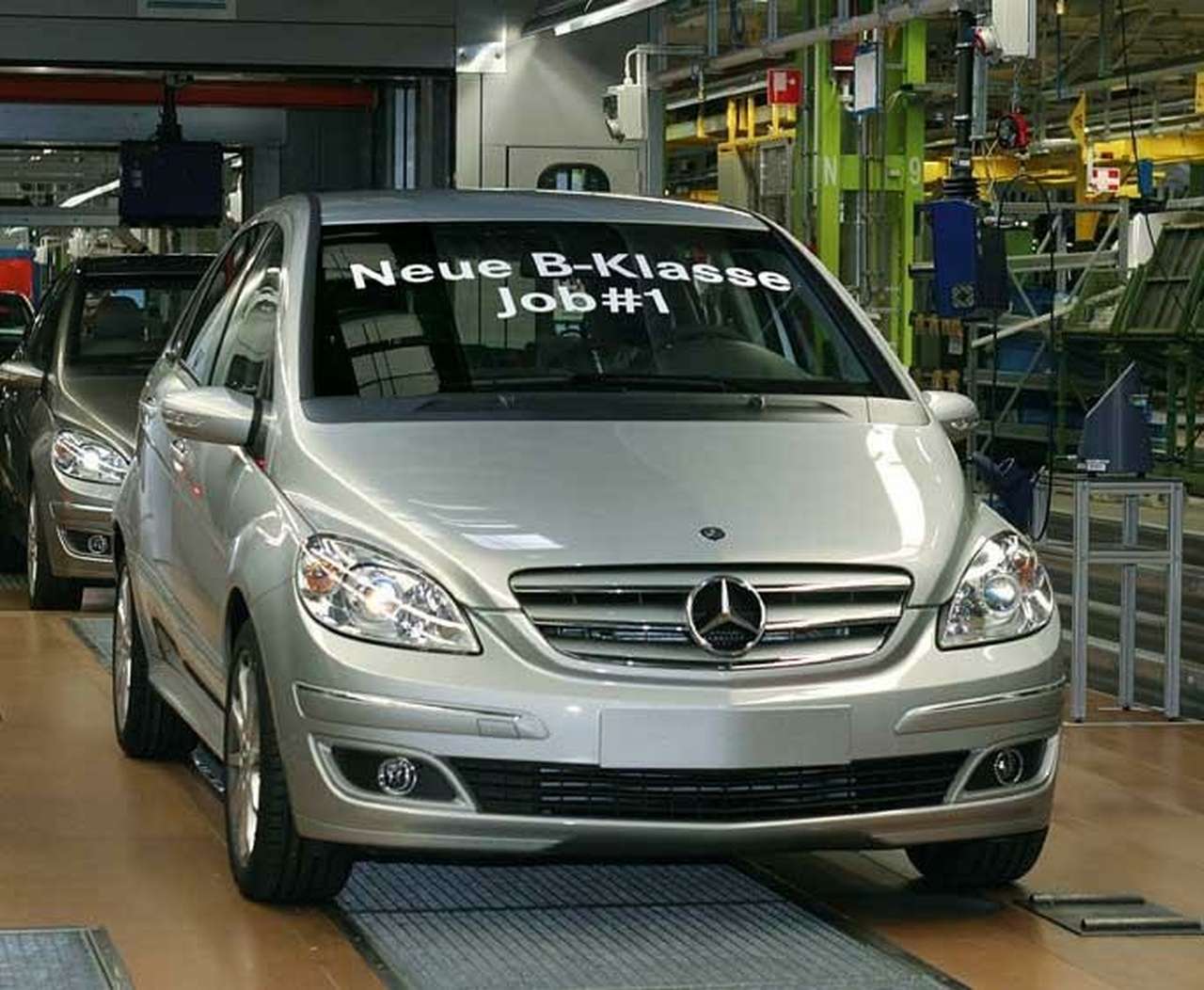 Первый Mercedes B-Klasse сошел с конвейера