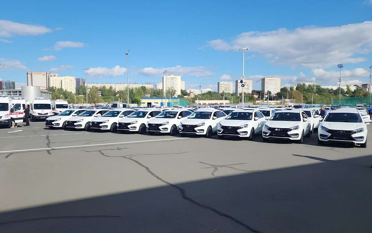 У АВТОВАЗа появился крупный заказчик на Ладу Aura