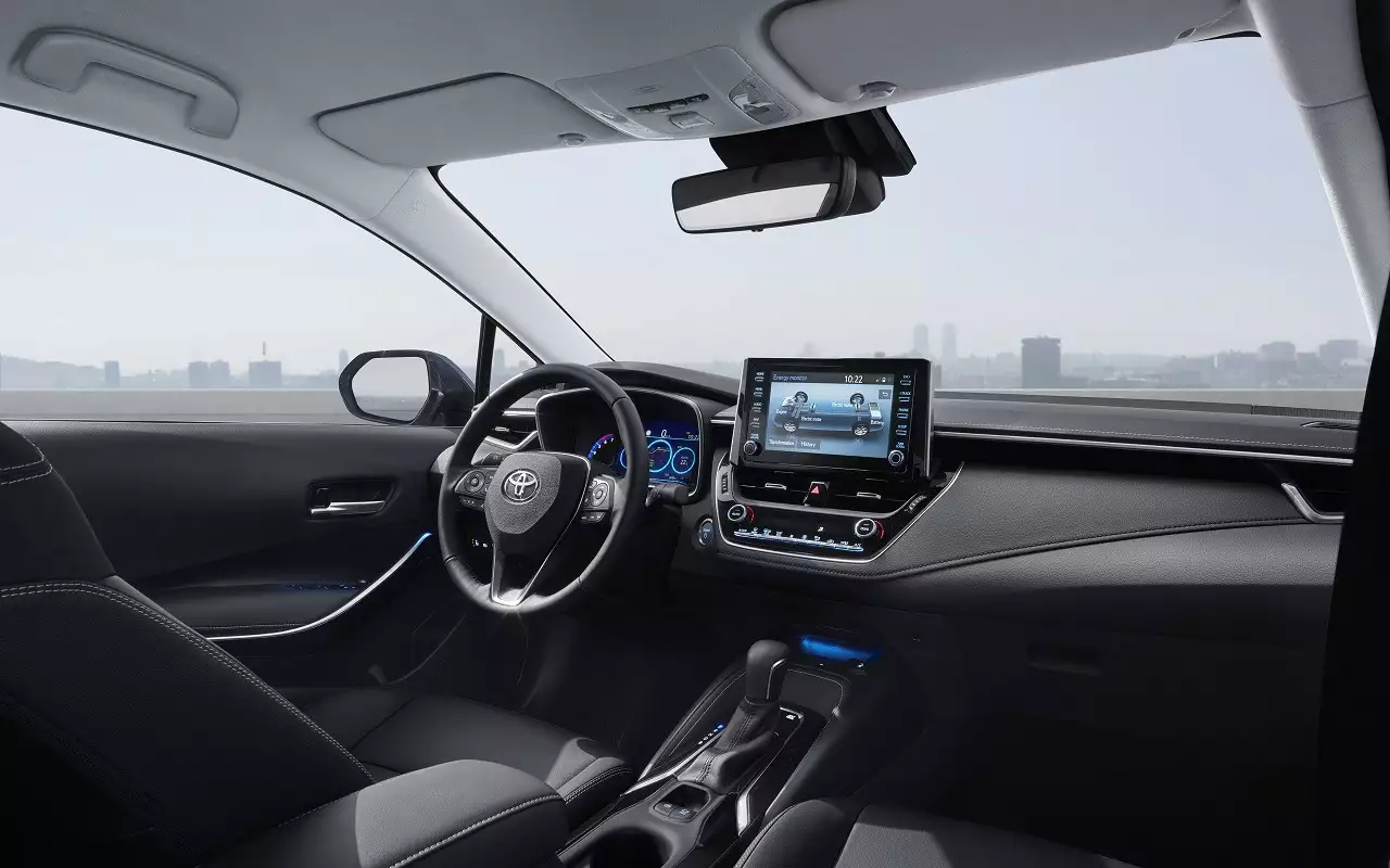 Интерьер Toyota Corolla