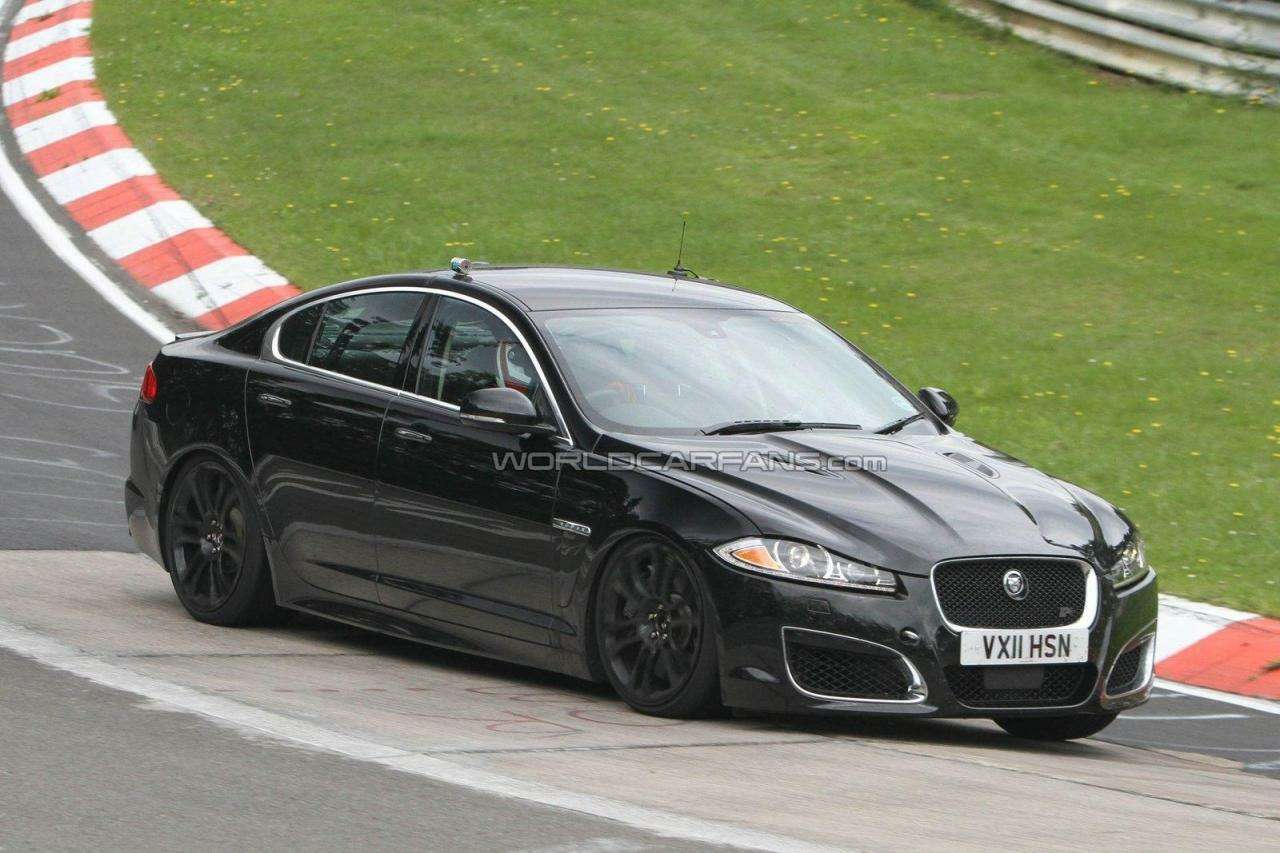 Jaguar XFR-S заметили во время тестов