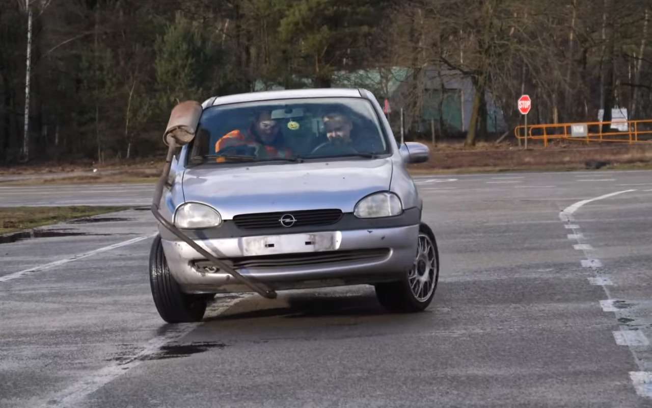 Автомобиль с двумя рулями: проверка дружбы на прочность