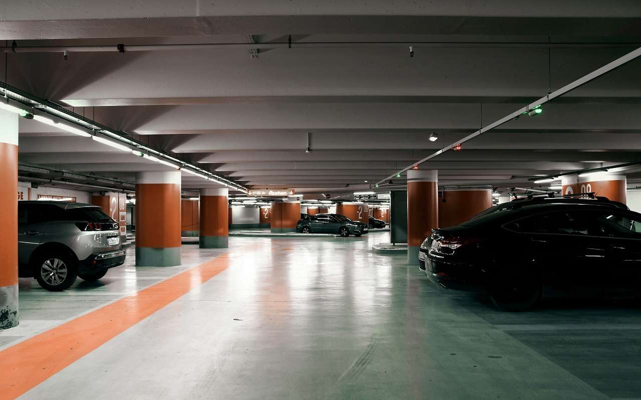 На рынке аренды машино-мест бум — цены в некоторых регионах подскочили на 20%