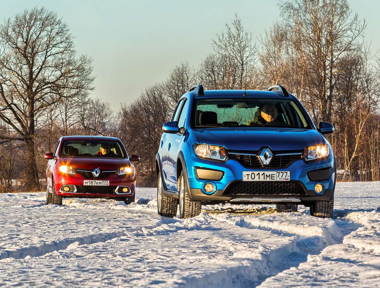 По заводским данным, дорожный просвет различается на 40 мм: у Sandero – 155 мм, а у Степвея – 195 мм