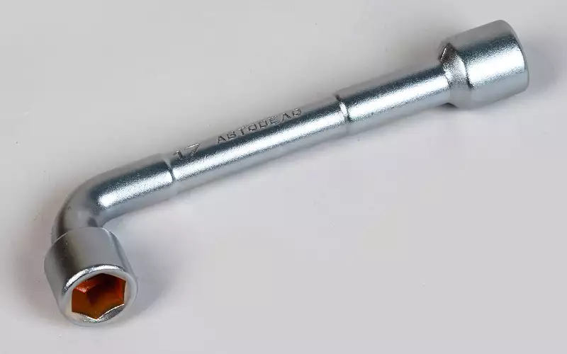 балонный ключ 24 х 27 форсе размер. какой размер баллонного ключа. балонный ключ vw 17 размер. автодело 39755. балонный ключ для колесных болтов w204.
