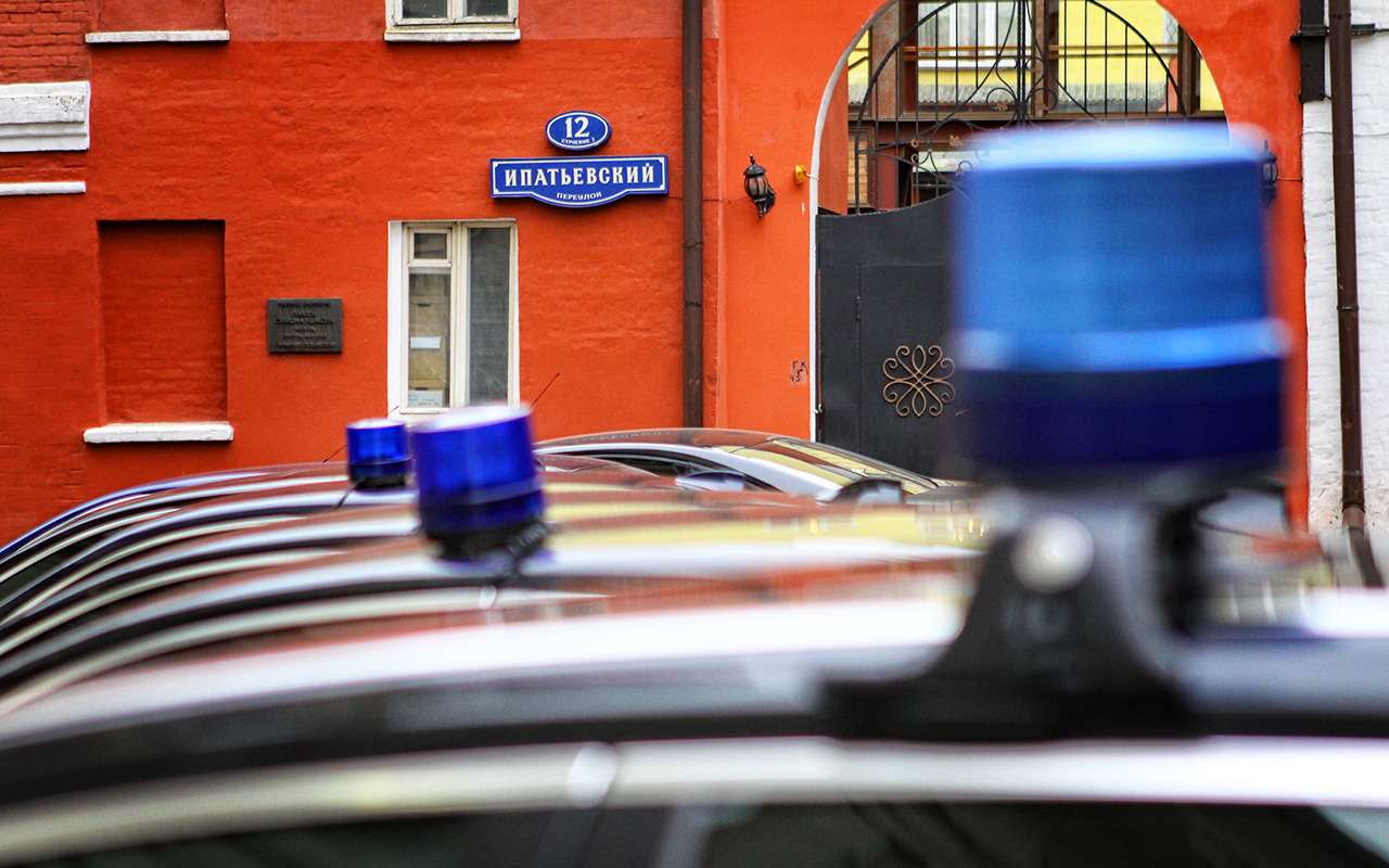 Депутаты хотят лишить мигалок всех. Почти всех