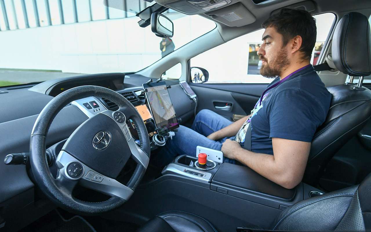 В России придумали новую наклейку для автомобилей. Но пока ее нет