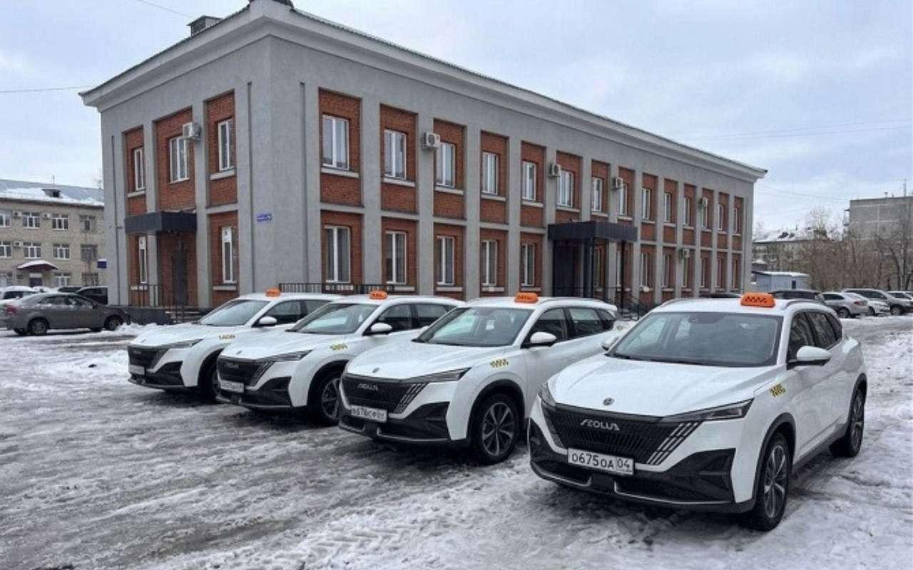 «Китайцы» вышли на работу: в такси Сибири и Дальнего Востока новая модель