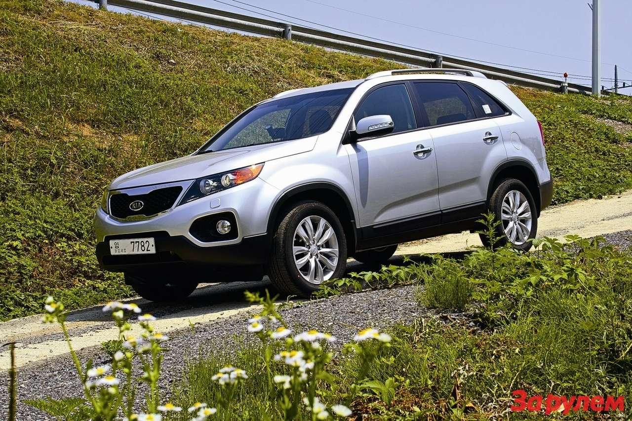 Несмотря на ощутимые изменения в концепции автомобиля нынешнее поколение Sorento было благосклонно принято публикой на самых разных рынках