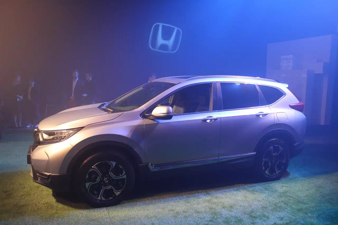 Новая Honda CR-V приехала в Россию: названы цены