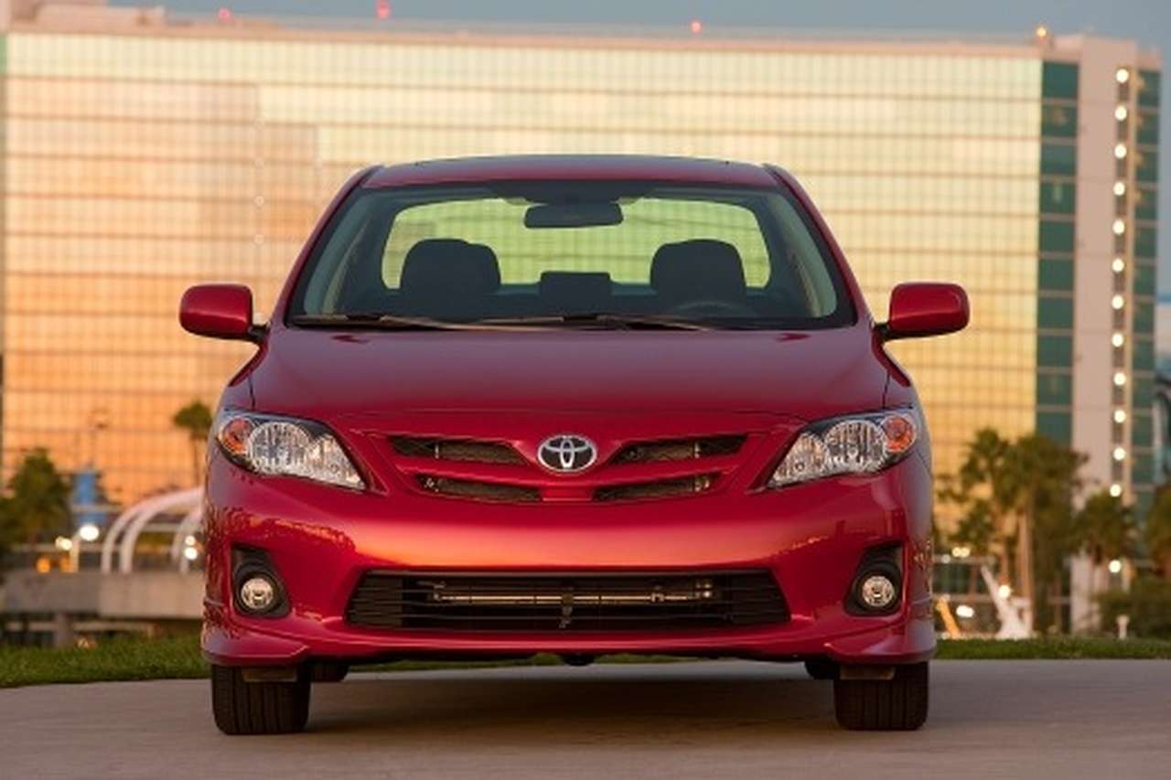 "Американская" Toyota Corolla 2011 модельного года стартует в Лос-Анджелесе