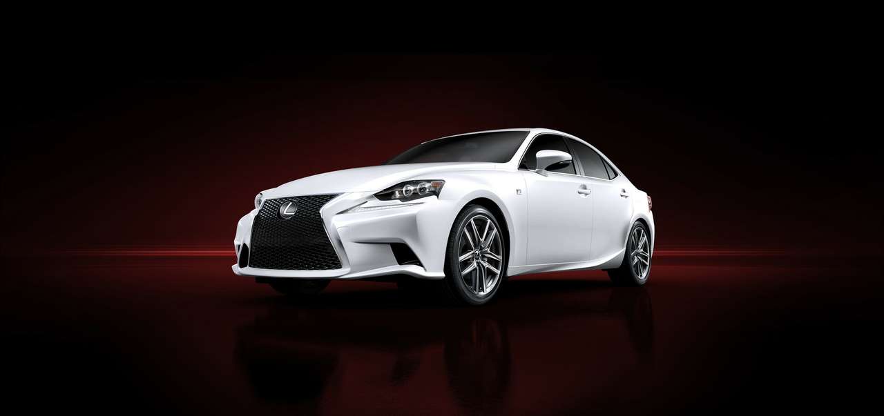 Lexus опубликовал первые фото нового IS