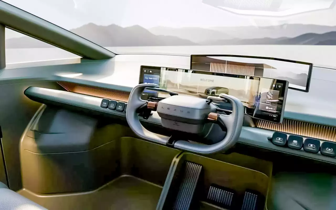 Каскад из двух дисплеев в концепте минивэна Lexus LS – интересное решение.