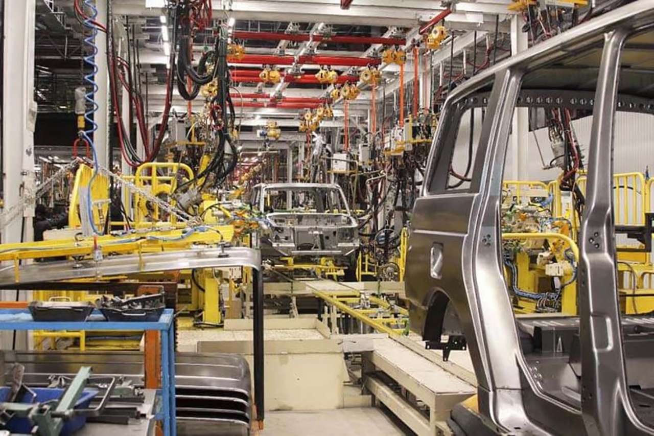 Треть россиян не считают Лады и УАЗы российскими