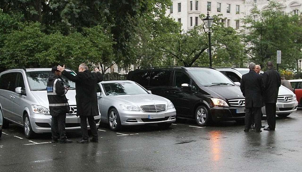 В Лондоне парковщик выписал штраф Хиллари Клинтон