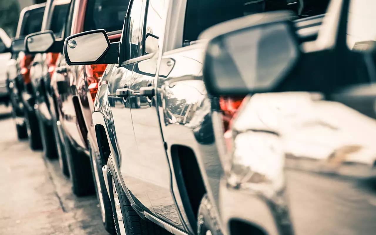 В апреле ждите скачка цен — автопроизводители предупреждают