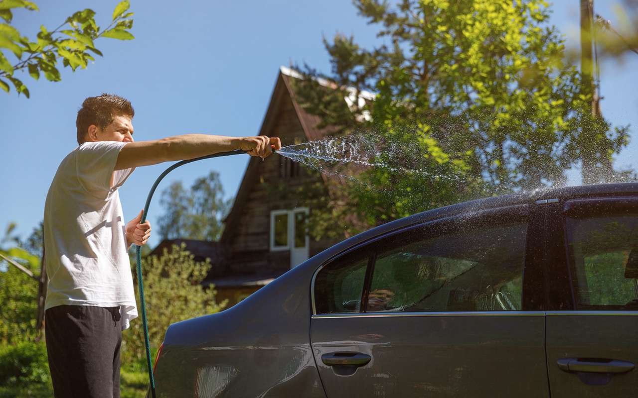 Если не провести эту процедуру, кузов заржавеет — как подготовить машину к весне