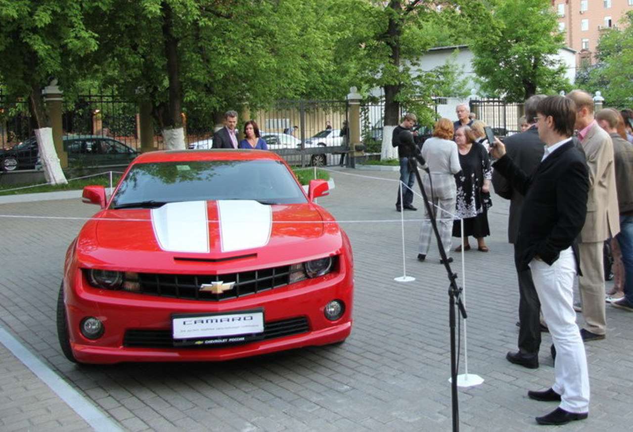 Chevrolet Camaro 2SS показали на выставке, посвященной «отцу» Chevrolet Corvette