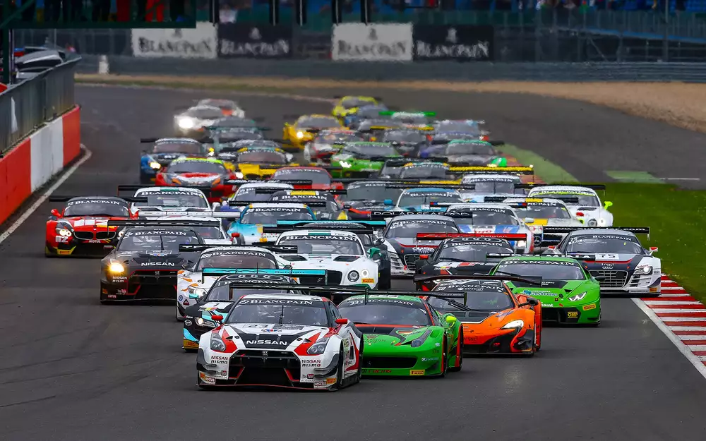 Ездить на спортивных машинах