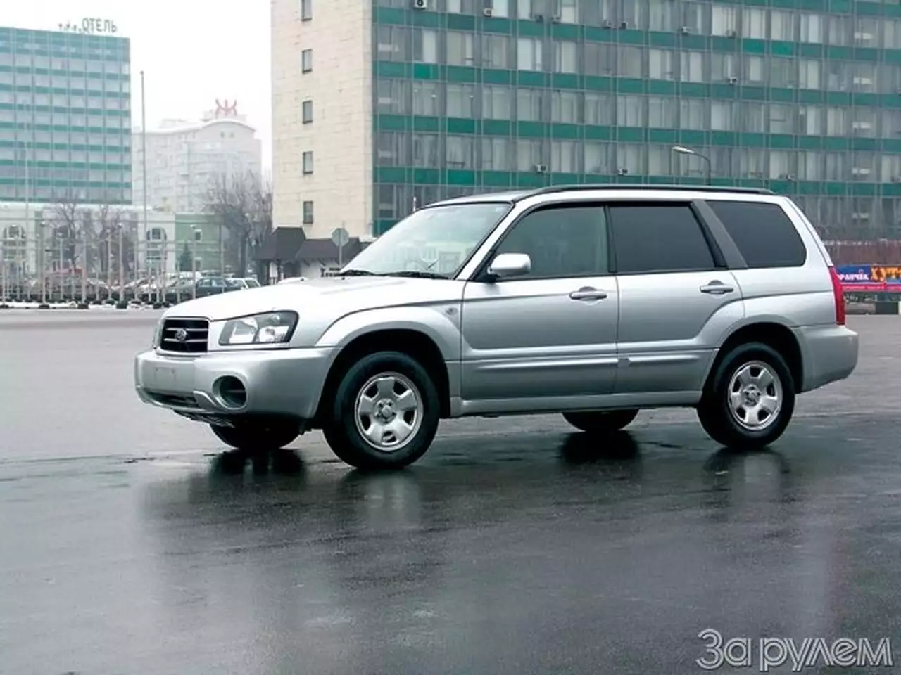 Праворульный Subaru Forester. Лесник еще послужит