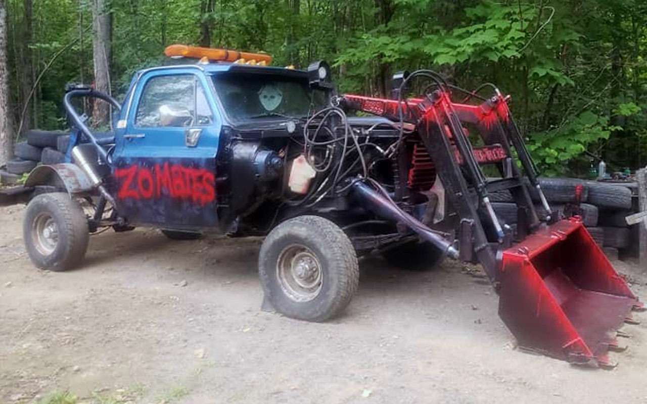 Автомобиль-разрушитель: пикапобульдозер