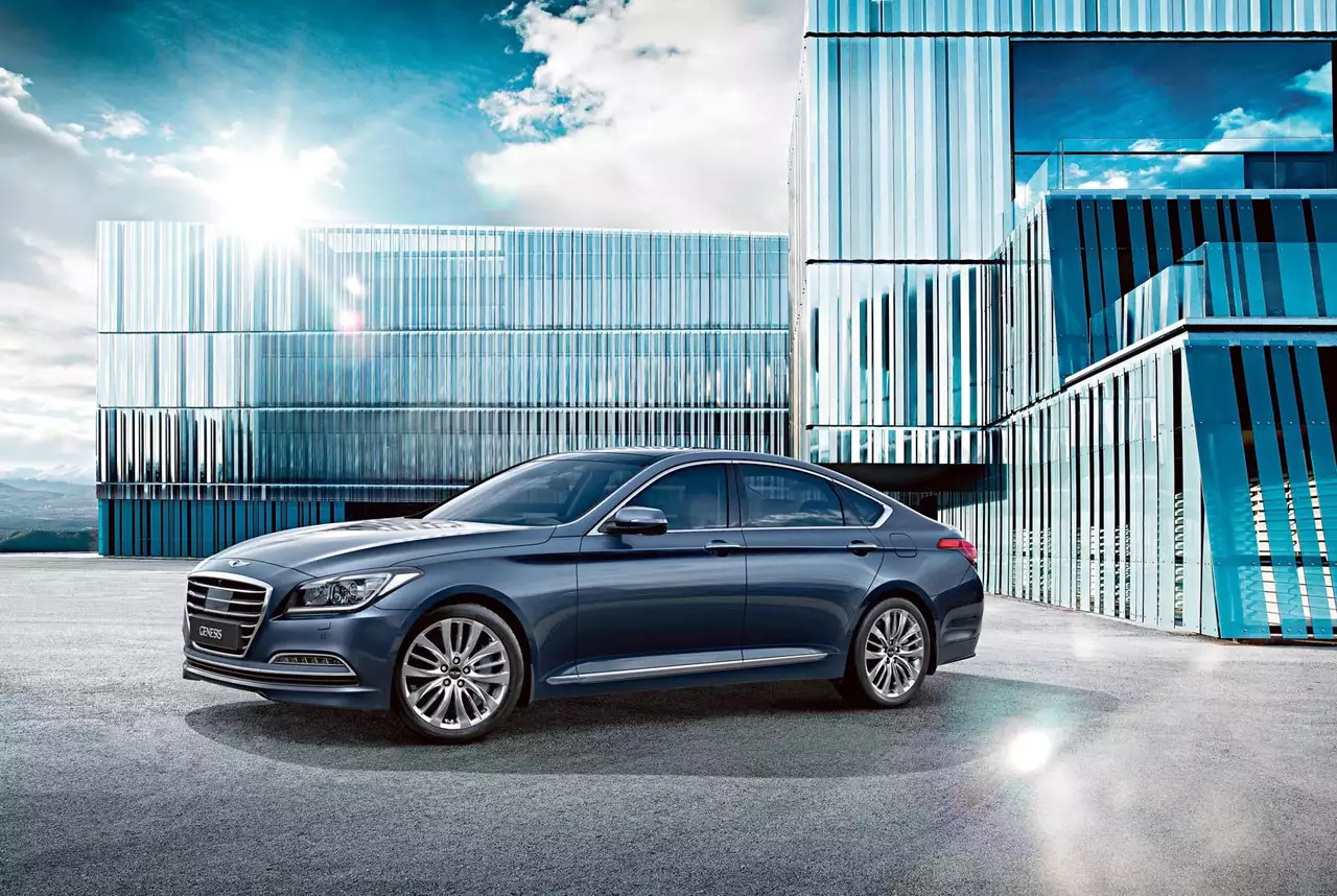 Покупаем Hyundai Genesis: сам себе и небо, и луна