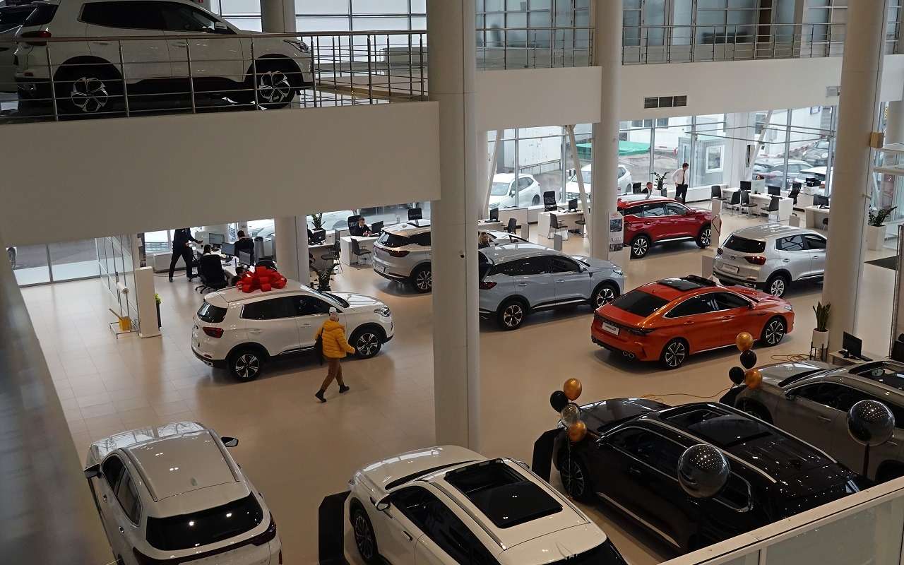 Продажи новых авто в августе побили рекорд!