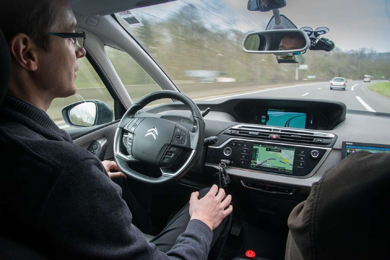 Беспилотники Citroen выехали на дороги общего пользования