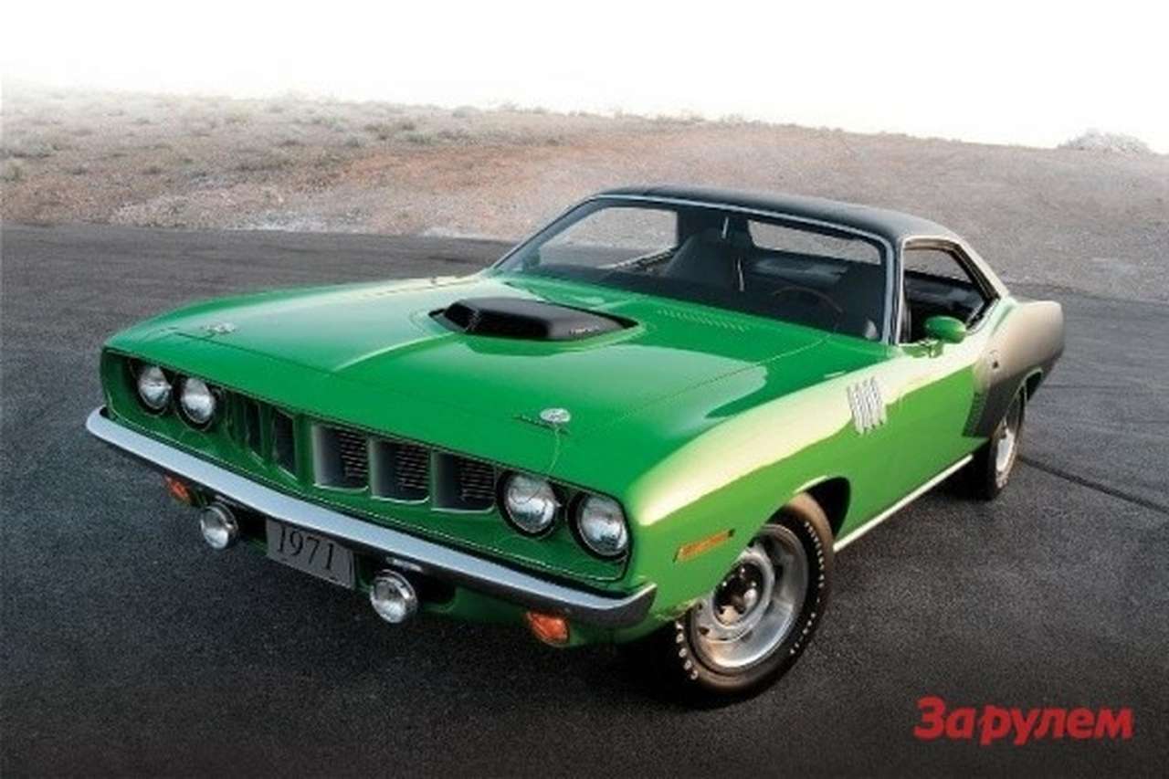 Говорят, Ральф Джиллс, вице-президент по дизайну группы Chrysler и глава спортивного подразделения SRT, очень хотел бы возродить модель Barracuda